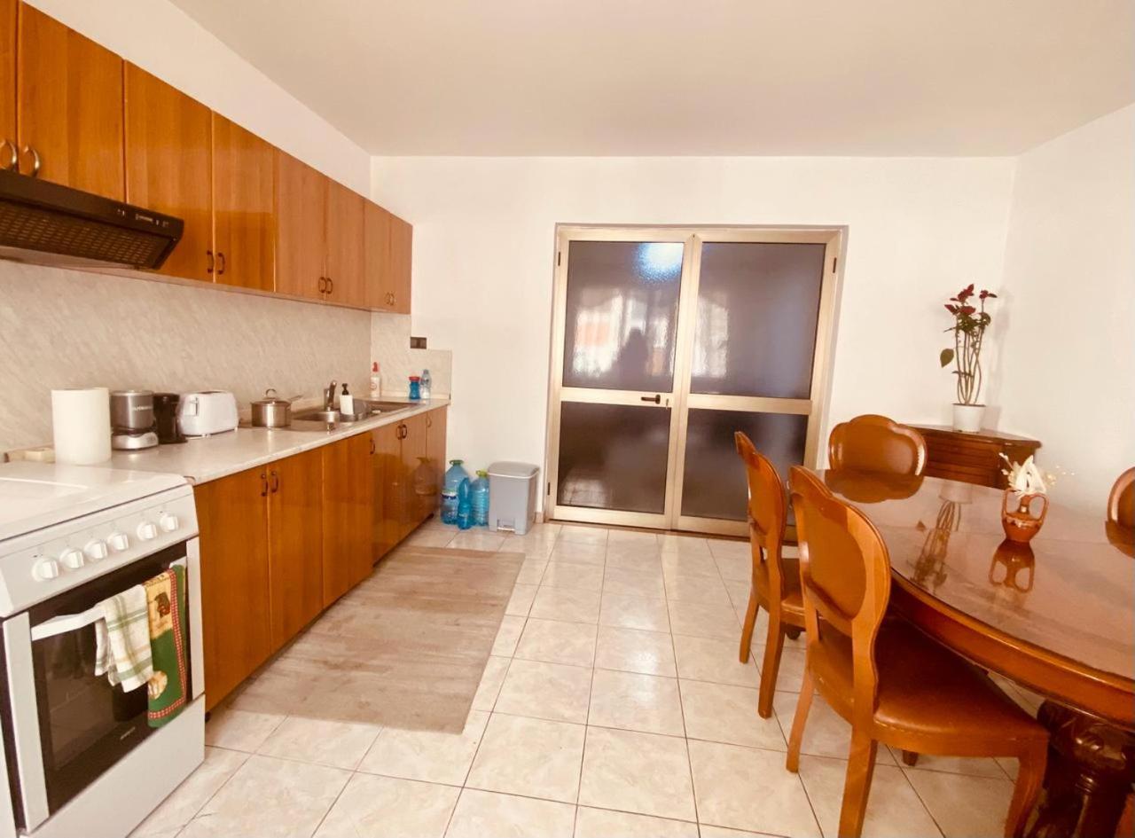 Apartment ติรานา ภายนอก รูปภาพ